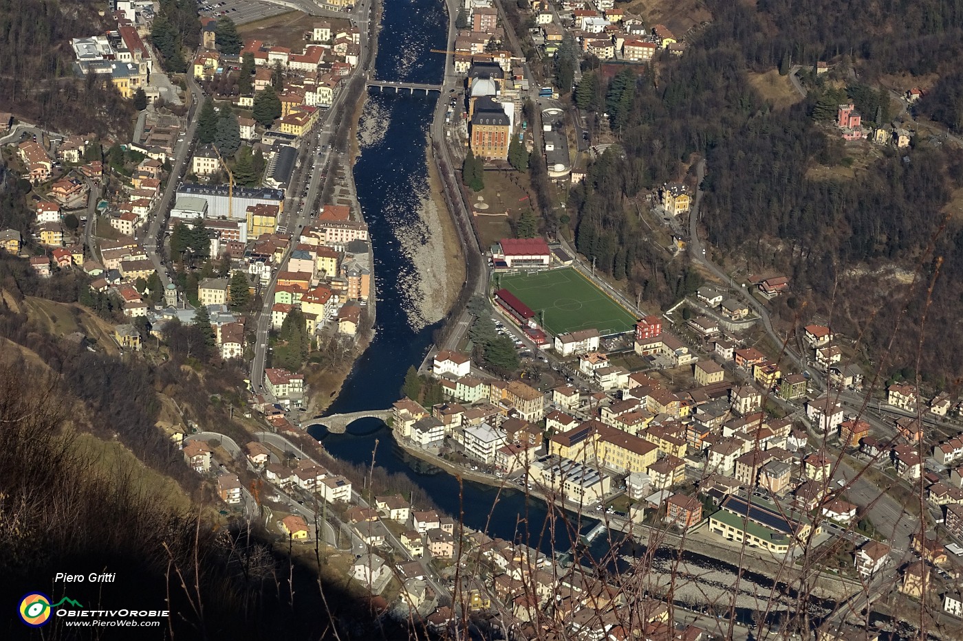 51 Zoom sul centro di San Pellegrino Terme.JPG